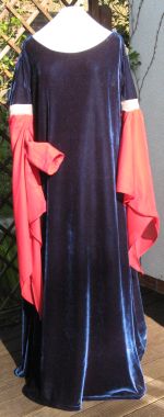 Samtkleid Petronella Samtkleid Petronella